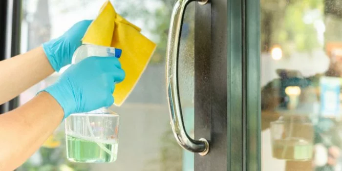 Pakar UGM Paparkan Penggunaan Disinfektan Yang Tepat Cegah Penyebaran Covid-19 Pakar UGM Paparkan Penggunaan Disinfektan Yang Tepat Cegah Penyebaran Covid-19