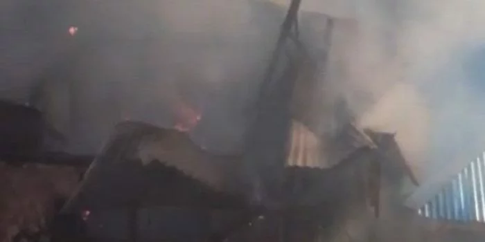 Narapidana Rusuh, Lapas Tuminting Terbakar Narapidana Rusuh, Lapas Tuminting Terbakar