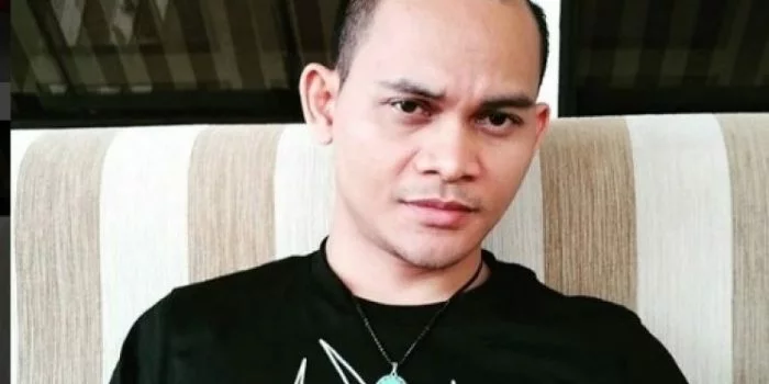 Ribuan Cacing Tanah Muncul di Solo, Ini Kata Mbah Mijan Ribuan Cacing Tanah Muncul di Solo, Ini Kata Mbah Mijan