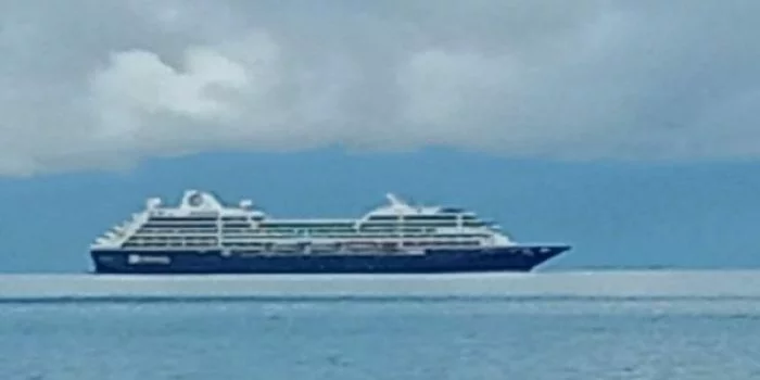 Warga Gempar Ada Kapal Pesiar Misterius Melintas di Raja Ampat Warga Gempar Ada Kapal Pesiar Misterius Melintas di Raja Ampat