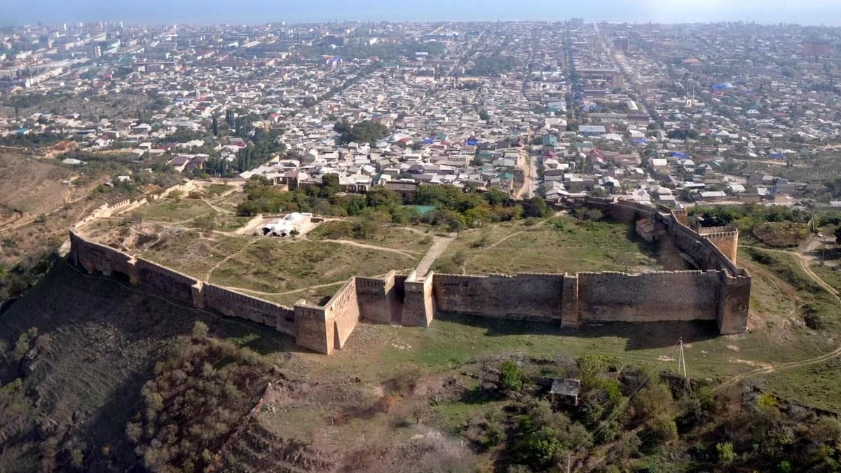 Dari Dekat Derbent 'Gerbang Hari Perhitungan' Pintu Masuknya Islam di Rusia Dari Dekat Derbent 'Gerbang Hari Perhitungan' Pintu Masuknya Islam di Rusia