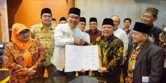 Pemda Provinsi Jabar Hibahkan Tanah di Soreang untuk Universitas Persis Pemda Provinsi Jabar Hibahkan Tanah di Soreang untuk Universitas Persis