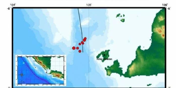 BMKG Monitor Rentetan Gempa di Selat Sunda BMKG Monitor Rentetan Gempa di Selat Sunda
