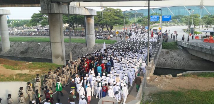 Dampak Massa Jemput Rizieq Shihab, AirNav Indonesia Catat 27 Penerbangan Ditunda di Bandara Soetta Dampak Massa Jemput Rizieq Shihab, AirNav Indonesia Catat 27 Penerbangan Ditunda di Bandara Soetta