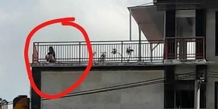 Diduga Putus Cinta, Selebgram Bali Ayu Wulantari Bunuh Diri Loncat dari Lantai 4 Penginapan Diduga Putus Cinta, Selebgram Bali Ayu Wulantari Bunuh Diri Loncat dari Lantai 4 Penginapan