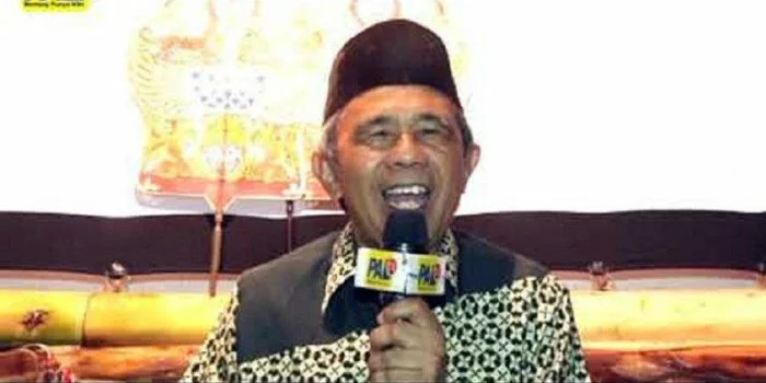 Komandan Perang Itu... Komandan Perang Itu...