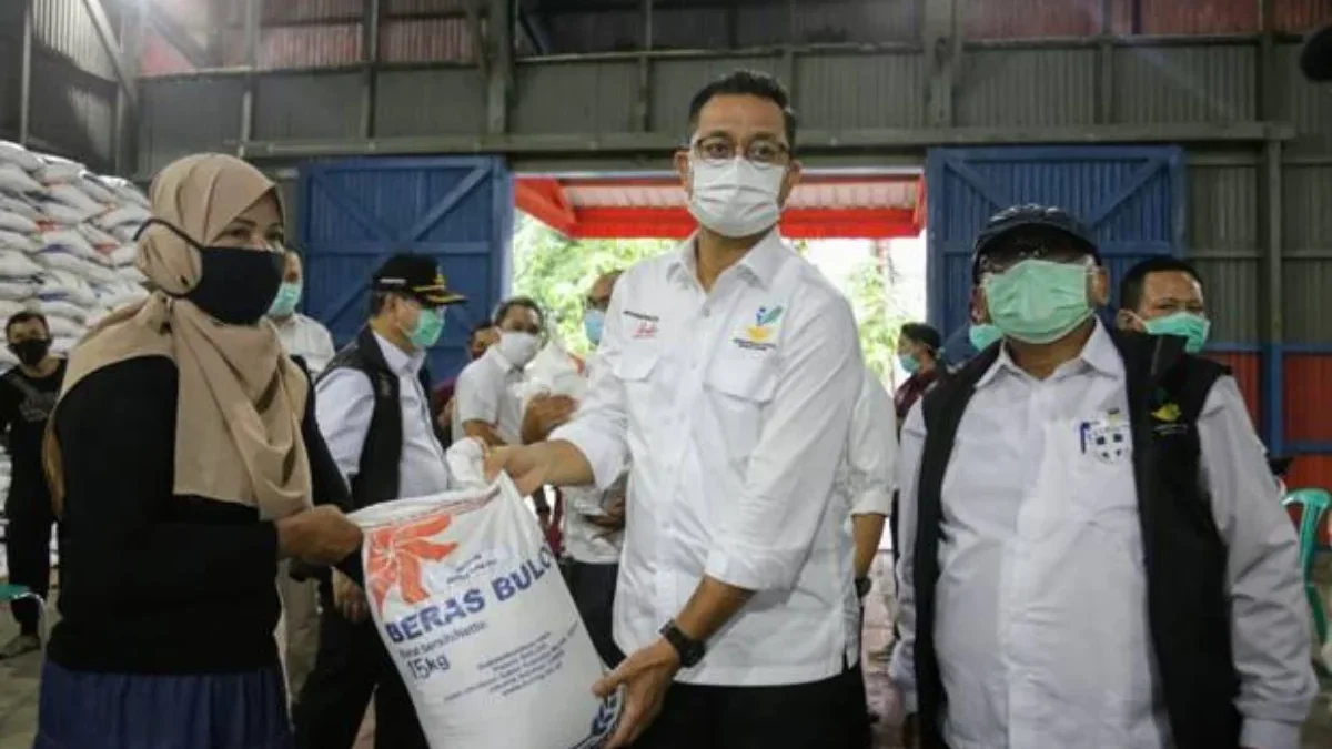 Masa Pandemi Ekonomi Indonesia Rontok, Dana Bansos Covid-19 Disunat Masa Pandemi Ekonomi Indonesia Rontok, Dana Bansos Covid-19 Disunat