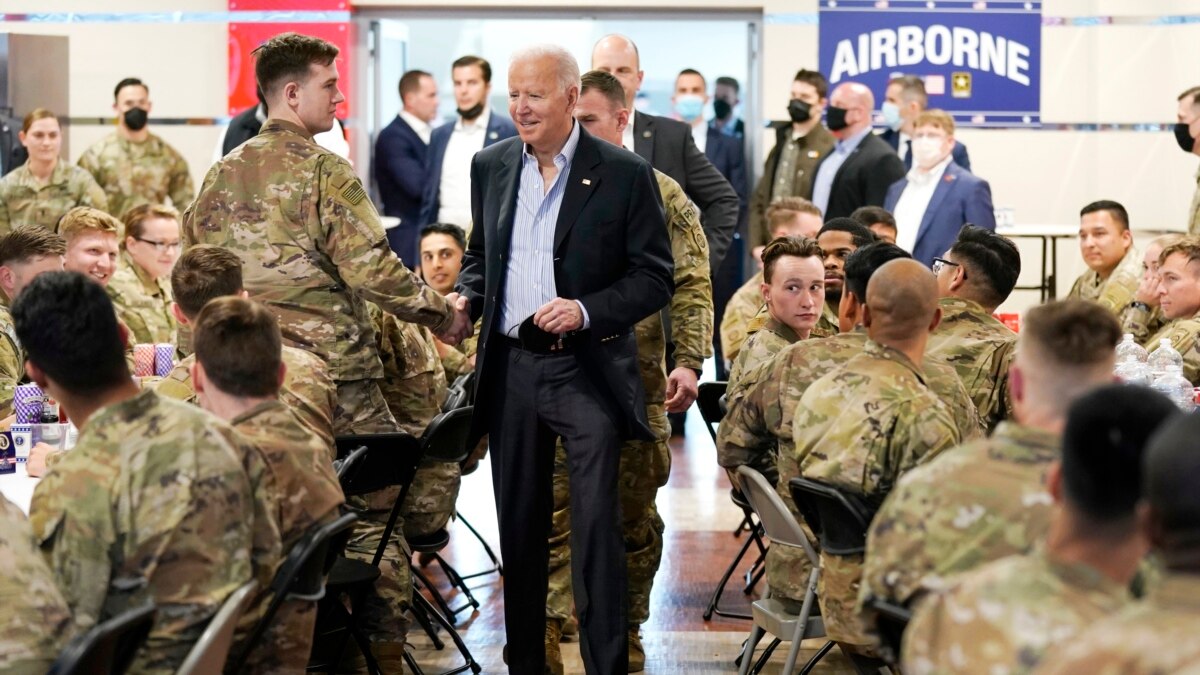 Biden Bertemu Pasukan AS di Polandia, Deklarasi Perang Dingin Baru Biden Bertemu Pasukan AS di Polandia, Deklarasi Perang Dingin Baru