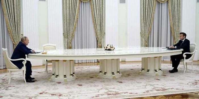 Telepon 90 Menit, Vladimir Putin Pastikan ke Emmanuel Macron Operasi Militer Rusia di Ukraina Berlanjut Telepon 90 Menit, Vladimir Putin Pastikan ke Emmanuel Macron Operasi Militer Rusia di Ukraina Berlanjut