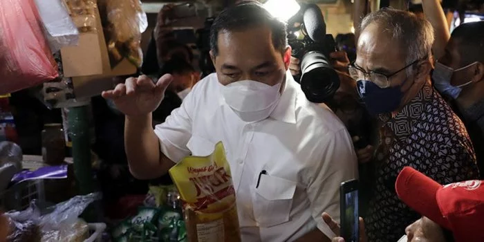 Dituding Kalah dengan Pengusaha Terkait Minyak Goreng, Mendag Lutfi: Saya Tidak Bisa Diatur! Dituding Kalah dengan Pengusaha Terkait Minyak Goreng, Mendag Lutfi: Saya Tidak Bisa Diatur!