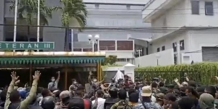 Polda Metro Jaya Bantah Represif Saat Pengamanan Demo Mahasiswa Papua di Kemendagri Polda Metro Jaya Bantah Represif Saat Pengamanan Demo Mahasiswa Papua di Kemendagri