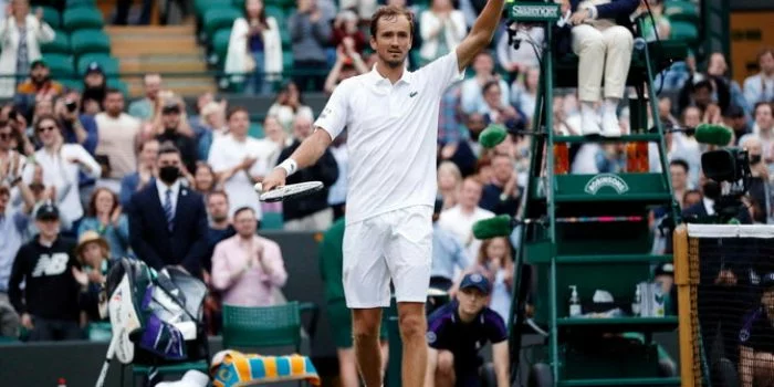 Pemain Rusia Dilarang Bertanding di Wimbledon Pemain Rusia Dilarang Bertanding di Wimbledon