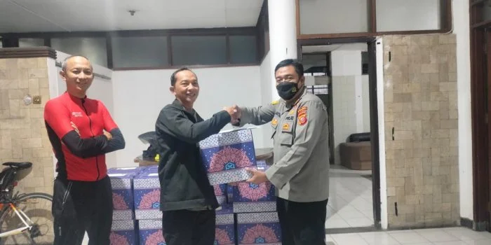 Bantuan Paket Sembako Kapolri Buat Awak Media, JMSI Jabar: Kolaborasi Bersama Polri Wujudkan Pers Nasional yang Sehat Bantuan Paket Sembako Kapolri Buat Awak Media, JMSI Jabar: Kolaborasi Bersama Polri Wujudkan Pers Nasional yang Sehat