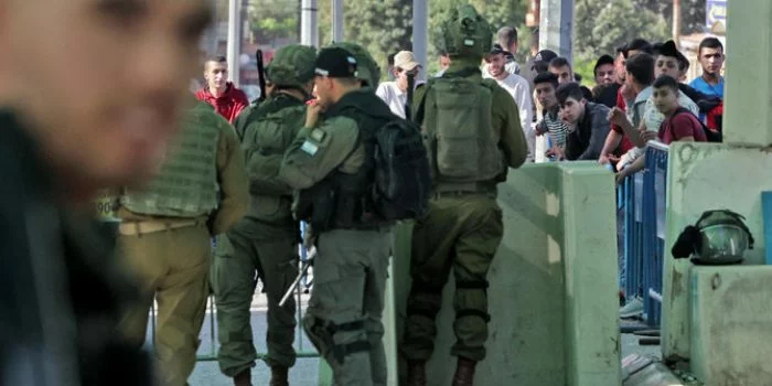 Bentrokan Antara Polisi Israel dan Warga Muslim Palestina di Komplek Masjid Al Aqsa Kembali Meletus
