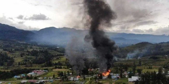 KKB Papua Kembali Berulah, Teror Perumahan Guru KKB Papua Kembali Berulah, Teror Perumahan Guru