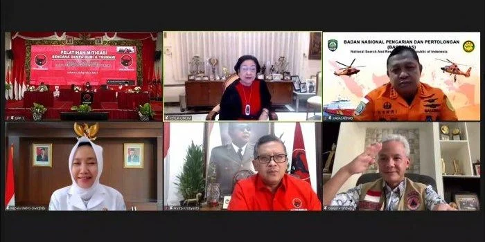 Megawati Sempat 'Tegur' Ganjar Pranowo Terkait Ancaman Banjir Rob Megawati Sempat 'Tegur' Ganjar Pranowo Terkait Ancaman Banjir Rob