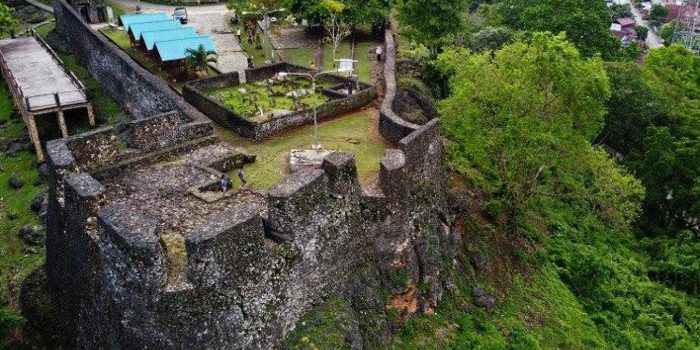 Benteng Terluas Sedunia Ada di Buton, Dibangun dari Batu Karang Direkatkan dengan Putih Telur Campuran Pasir dan Kapur Benteng Terluas Sedunia Ada di Buton, Dibangun dari Batu Karang Direkatkan dengan Putih Telur Campuran Pasir dan Kapur