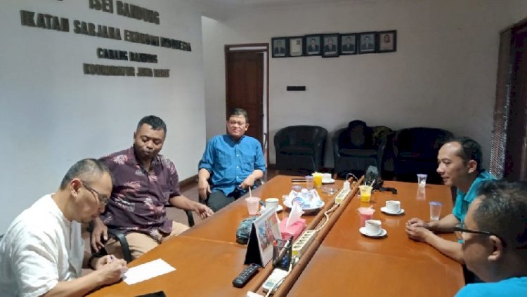 ISEI Dan JMSI Jabar Jalin Kerjasama Penguatan Komunikasi Perekonomian Daerah ISEI Dan JMSI Jabar Jalin Kerjasama Penguatan Komunikasi Perekonomian Daerah