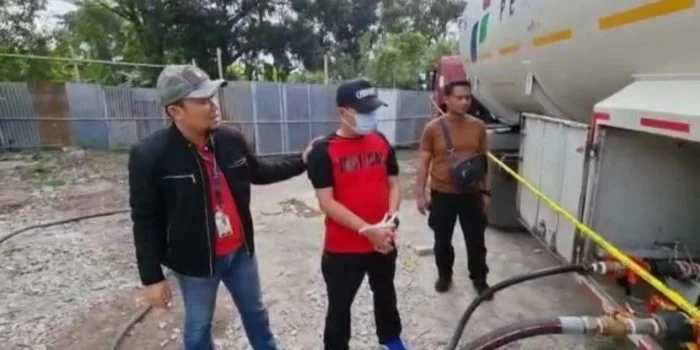 Polda Jabar Ungkap Praktik Penyalahgunaan 20 Ton Elpiji Subsidi Polda Jabar Ungkap Praktik Penyalahgunaan 20 Ton Elpiji Subsidi