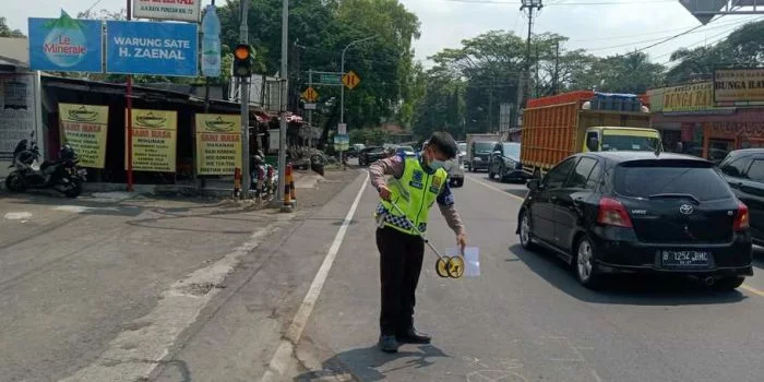 Kecelakaan Beruntun Libatkan 4 Kendaraan di Jalur Puncak Turunan Selarong, Satu Pemotor Meninggal Dunia Kecelakaan Beruntun Libatkan 4 Kendaraan di Jalur Puncak Turunan Selarong, Satu Pemotor Meninggal Dunia