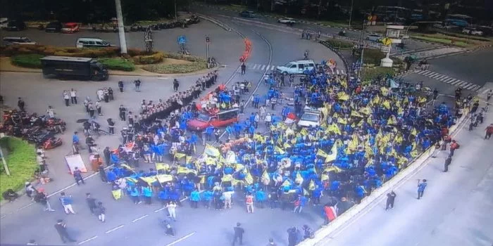 Demo Tolak Kenaikan Harga BBM, 2 Provokator Ditangkap Demo Tolak Kenaikan Harga BBM, 2 Provokator Ditangkap