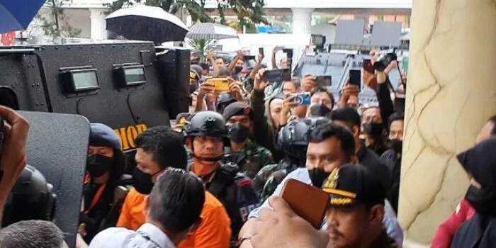 Halangi Tugas Kerja Pewarta, Perlakuan Istimewa untuk Ferdy Sambo saat Tiba di Kejagung Halangi Tugas Kerja Pewarta, Perlakuan Istimewa untuk Ferdy Sambo saat Tiba di Kejagung