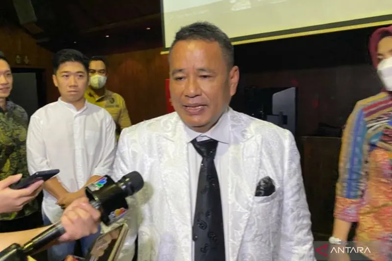 Hotman Paris Minta Presiden Prabowo Panggil Kejaksaan Agung Minta Kasus Nadiem Digelar Perkaranya di Istana