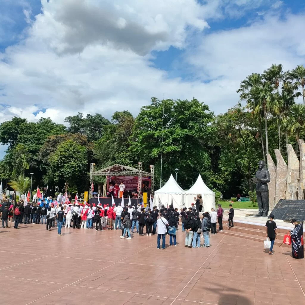 Pengamat Nilai Dinamika Relawan Ganjar Pranowo Tercerai -berai, Semakin Tidak Solid Pengamat Nilai Dinamika Relawan Ganjar Pranowo Tercerai -berai, Semakin Tidak Solid