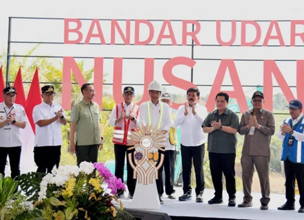 Jokowi Lakukan Peletakan Batu Pertama Bandara IKN yang Ditargetkan Rampung Juni 2024 Jokowi Lakukan Peletakan Batu Pertama Bandara IKN yang Ditargetkan Rampung Juni 2024