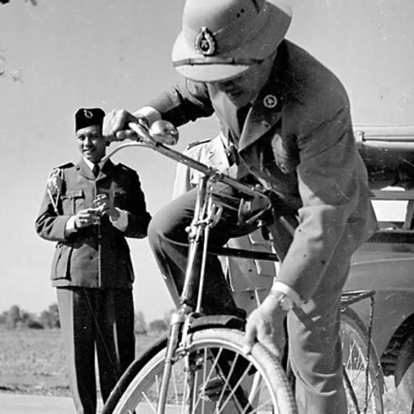 Marhaen: Ikon Dekolonisasi Sukarno Marhaen: Ikon Dekolonisasi Sukarno