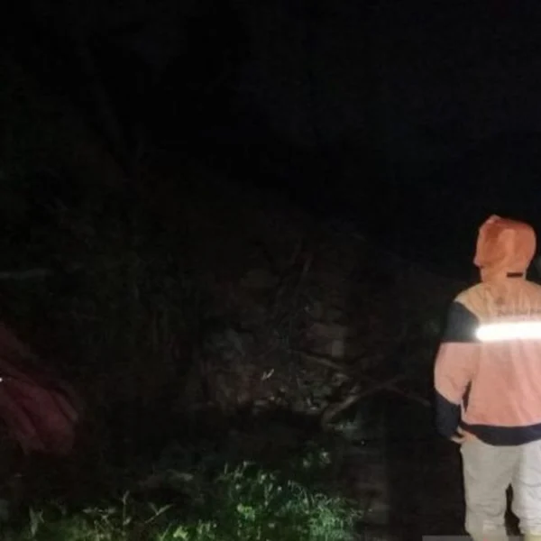 Hujan deras picu longsor di Sejumlah Kecamatan di Kabupaten Sukabumi Hujan deras picu longsor di Sejumlah Kecamatan di Kabupaten Sukabumi