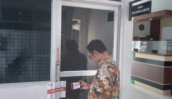 Wakil Bupati Sidoarjo Benarkan Ada OTT KPK di Lingkungan Pemkab Wakil Bupati Sidoarjo Benarkan Ada OTT KPK di Lingkungan Pemkab