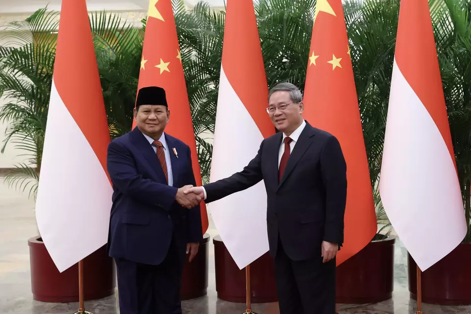 Tingkatkan Persahabatan Indonesia-Tiongkok, Prabowo Subianto-Perdana Menteri China Li Qiang: Xie-Xie Menhan Prabowo Subianto bertemu PM Tiongkok Li Qiang (Istimewa/Dok. Biro Humas Setjen Kemhan)