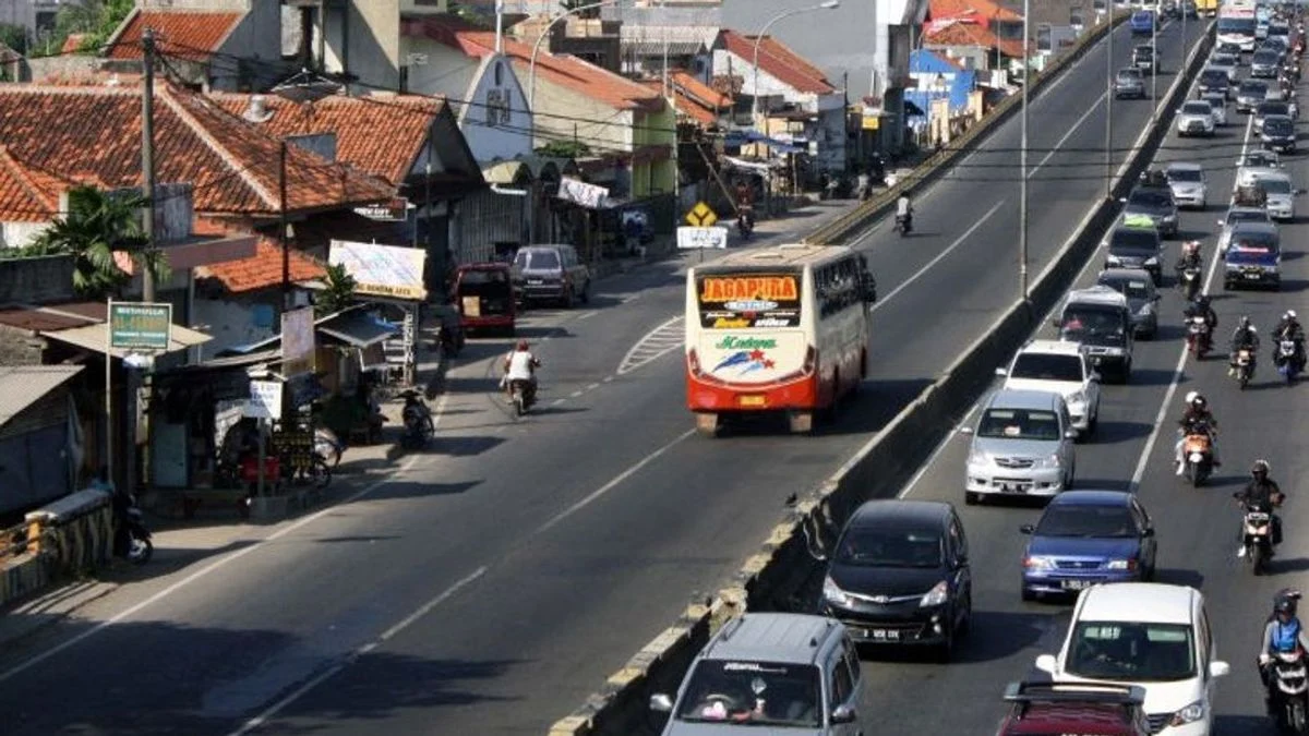 One Way Tol Kalikangkung hingga Tol Cipali, Kendaraan dari Jakarta Menuju Cirebon Lintasi Jalur Pantura Ilustrasi - Lalu lintas Jakarta - Cirebon dialihkan lewat jalur Pantura selama pemberlakuan sistem one way di