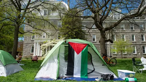 ‘Perkemahan Solidaritas Gaza’ Gelombang Protes Kampus di Amerika Serikat Aksi ini terjadi usai terjadi bentrokan antara polisi dan mahasiswa di Universitas Columbia, New York, saat ak