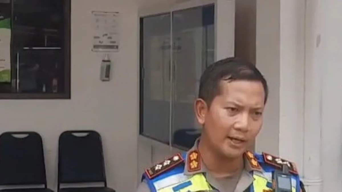Polisi Buka Posko Antemortem Korban Laka Maut Jalur Contraflow Tol Japek KM58 Kapolres Karawang AKBP, Wirdhanto Hadicaksono mengumumkan nama STNK di mobil Granmax yakni Yanti Setiawan Budi