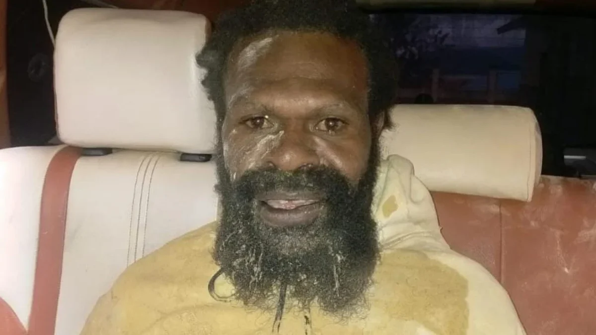 Satgas Operasi Damai Cartenz Tangkap Pentolan KKB Wilayah Dokoge Paniai, Peni Pekei Satgas Operasi Damai Cartenz menangkap pimpinan KKB wilayah Dokoge Paniai bernama Peni Pekei. (Dok Satgas Oper