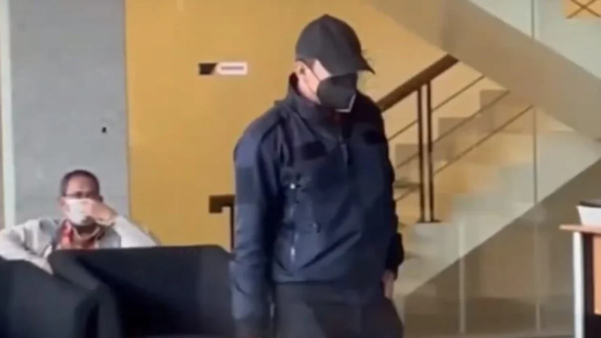 Sempat Mangkir, Akhirnya Bupati Sidoarjo Gus Muhdlor Penuhi Panggilan KPK Bupati Sidoarjo Ahmad Muhdlor di Gedung Merah Putih KPK, Jakarta, Selasa (7/5/2024).