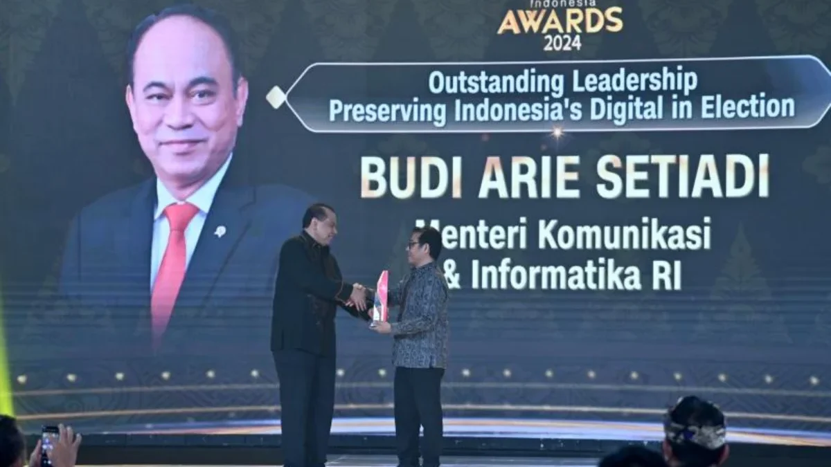 Mas Budi Arie, Tolak UU Penyiaran dan Indonesia Butuh Santo? Menteri Komunikasi dan Informatika Budi Arie Setiadi menerima penghargaan “Special Award: Outstanding Leadersh