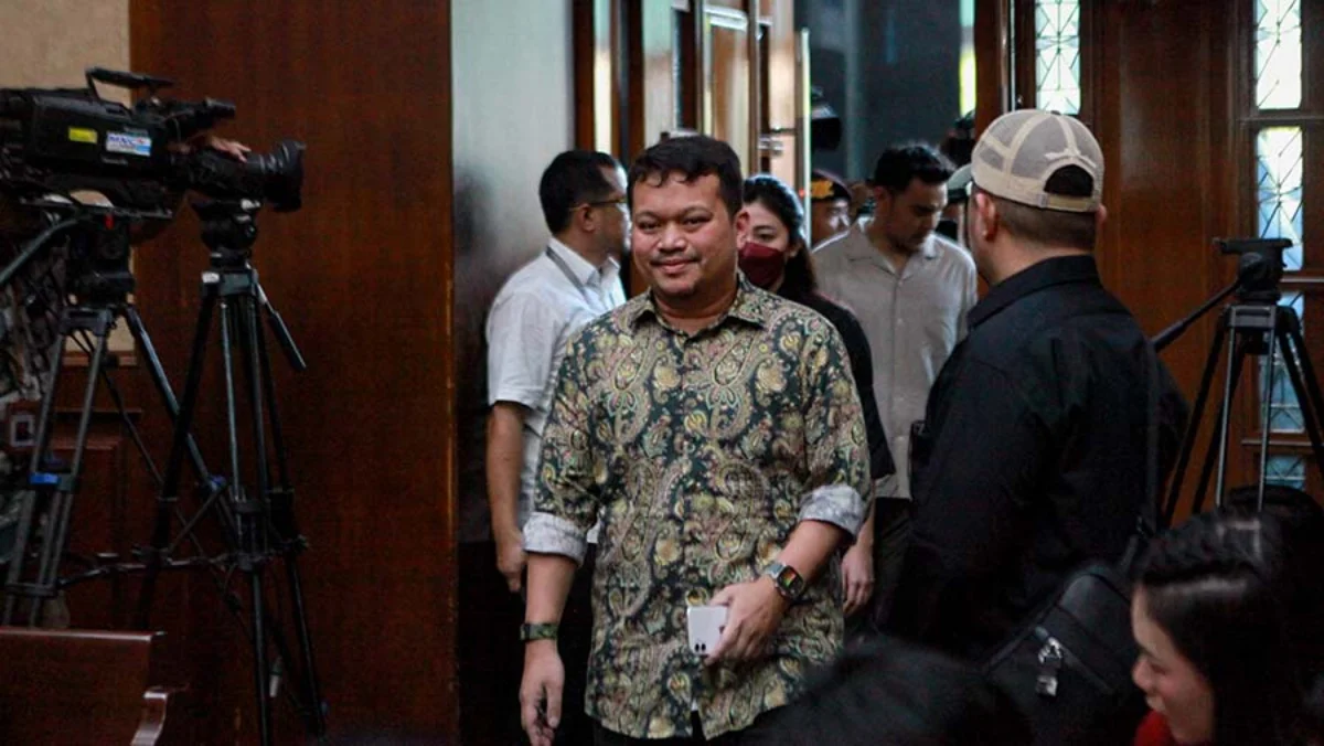 Anak Syahrul Yasin Limpo Akui Minta Rp111 Juta ke Kementan untuk Aksesoris Mobil Momen istri, anak, dan cucu SYL bersaksi di persidangan (BloombergTechnoz)