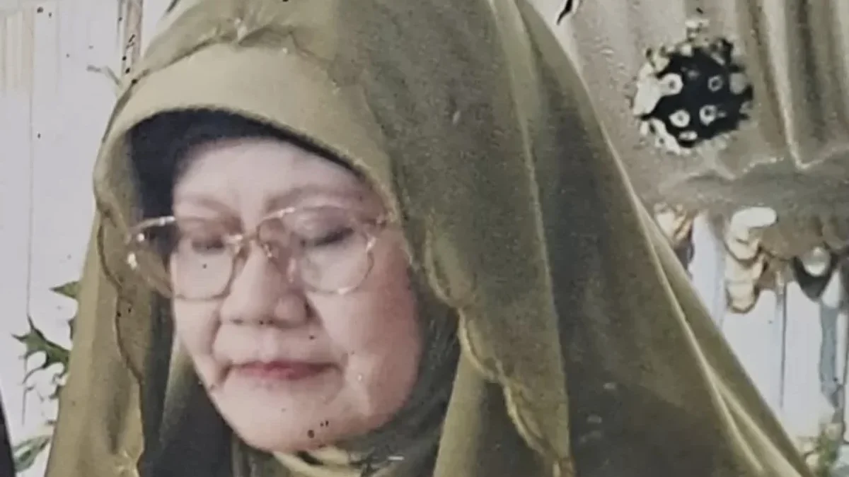 Tokoh Pelestari Budaya Tradisi Kraton Kasepuhan Cirebon, Raden Ayu Irawati Pakuningrat Wafat Raden Ayu Irawati Pakuningrat yang merupakan istri dari Almarhum Sultan XIII, PRA Maulana Pakuningrat wafat pa