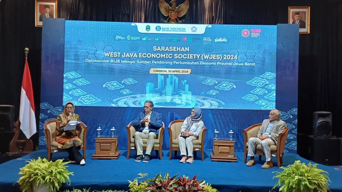 13 Kota Baru Berbasis Industri Total 43.913 Hektar di Kawasan Rebana, 7 Wilayah Ini Berdenyut di Luar Cirebon Sarasehan West Java Economic Society (WJES) 2024 di Kantor Perwakilan Bank Indonesia Cirebon, Selasa (30/4).