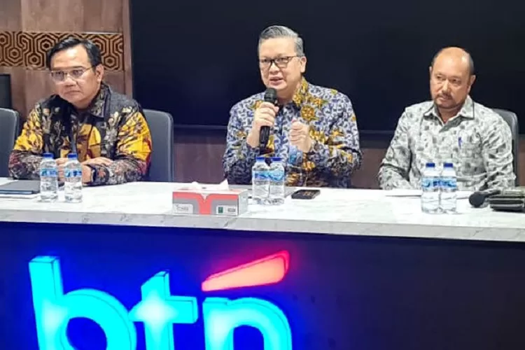 Kasus Nasabah yang Klaim Dana Deposito Lenyap, Berikut Jawaban BTN Anggota Ombudsman RI, Yeka Hendra Fatika (kiri) didampingi Direktur Operational and Consumer Experience BTN, H