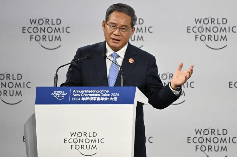 Perdana Menteri Tiongkok Serukan kepada Negara-Negara untuk ‘Menentang Pemisahan’ di Forum Ekonomi PM China Li Qiang (Pedro Pardo/AFP)