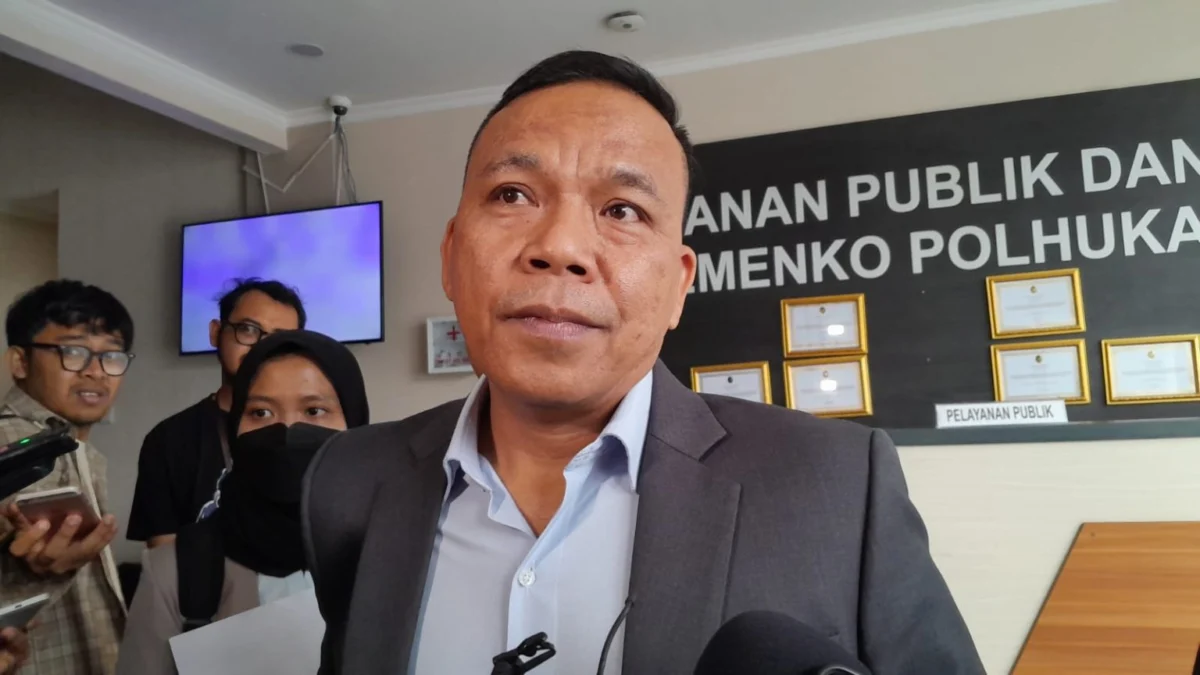 Kuasa Hukum Pegi Setiawan Mengadu ke Menko Polhukam: Kebetulan Pak Menteri Ketua Kompolnas Kuasa hukum Pegi Setiawan atau Perong, Marwan Iswandi, kepada awak media di Kantor Kemenko Polhukam, Jakarta P
