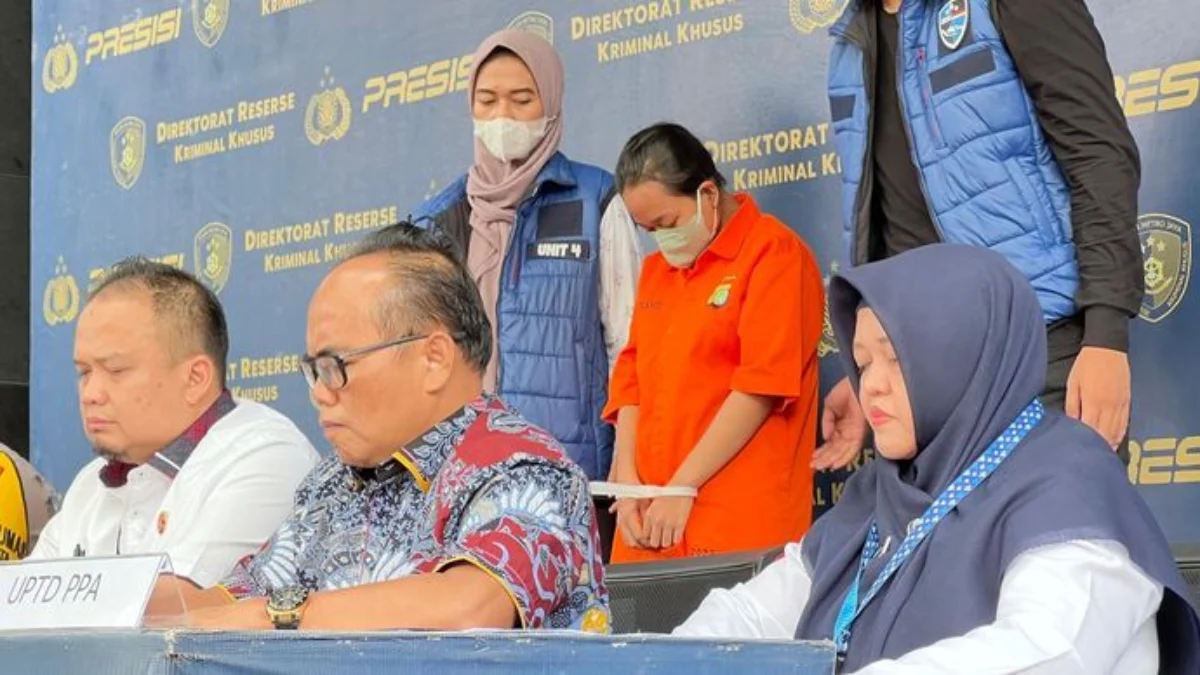 Hantu Sekstorsi di Dunia Maya Ancam Anak dan Remaja R (22), ibu muda di Pondok Aren Tangsel tersangka kasus persetubuhan dengan anak kandung sebagai akibat kejaha