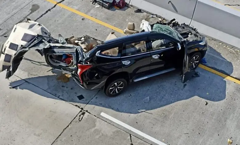 Kecelakaan Maut Truk vs Mitsubishi Pajero di KM405 Tol Semarang-Batang, 4 Meninggal Dunia Polisi melakukan olah tempat kejadian di tol Semarang-Batang di daerah Kaliwungu Sabtu 22 Juni 2024. (istimewa