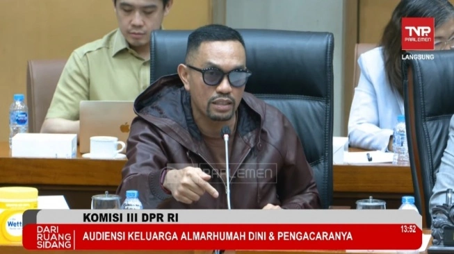 Komisi III DPR Kutuk Vonis Bebas Ronald Tannur Saat Gelar Rapat Audiensi dengan Keluarga Dini Sera Afrianti Wakil Ketua Komisi III DPR RI fraksi Partai NasDem, Ahmad Sahroni. (Tangkap layar)
