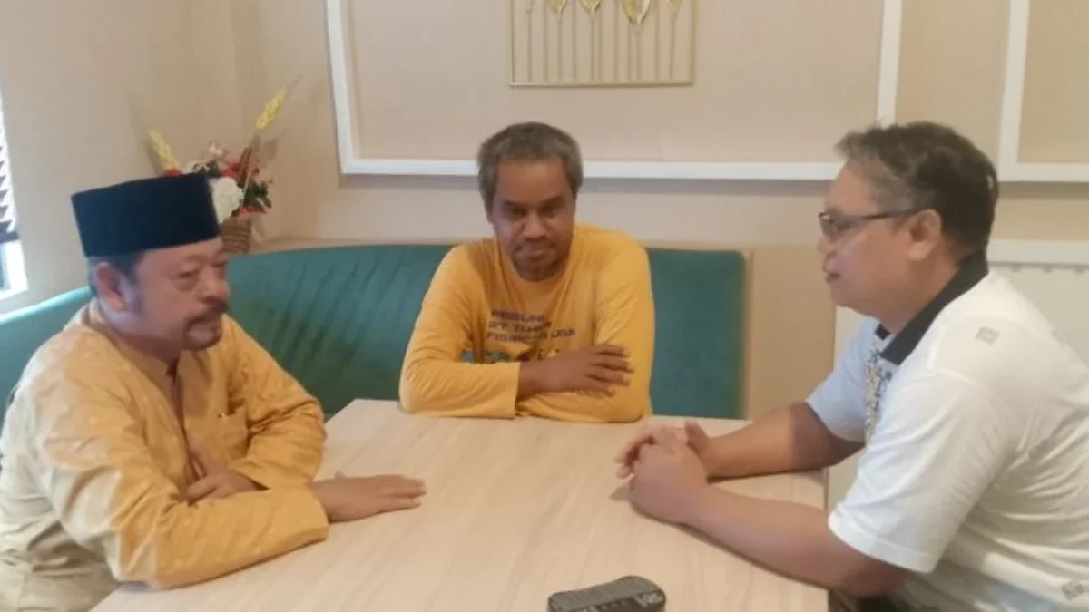 Jelang Pilkada Kabupaten Cirebon: Pertemuan Sueb-Haryanto, Siapa yang Panik? H Sueb dan Capt Haryanto, mengadakan pertemuan untuk membahas perkembangan Pilkada serentak 2024. (IST)