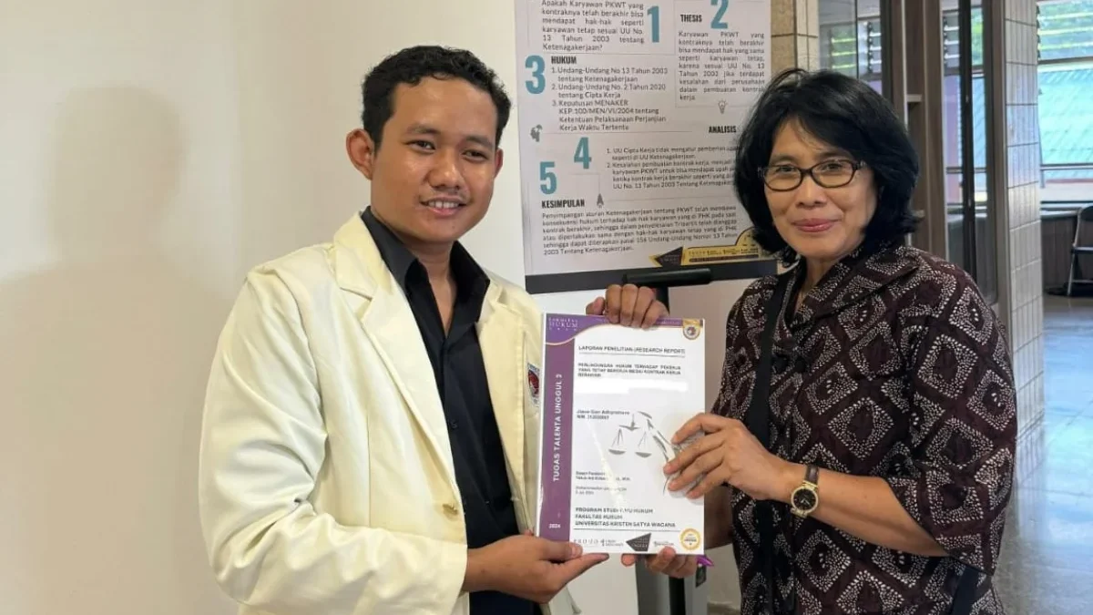 Diseminasi Hasil Tugas Talenta Unggul Salah Satu Pengganti Sidang Skripsi di FH UKSW, Banyak Ide Riset Menarik Mahasiswa Prodi Ilmu Hukum FH UKSW Josua Gian A bersama dosen penguji Dr. Jumiarti, S.H., M.Hum (IST)